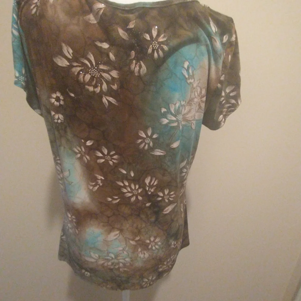 Dressbarn Brown and Blue Floral Ruched Cap Sleeve Blouse - Picture 5 of 9